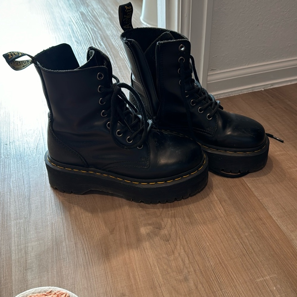 Size US 5 / UK 3 Doc Marten Jadon platform boots